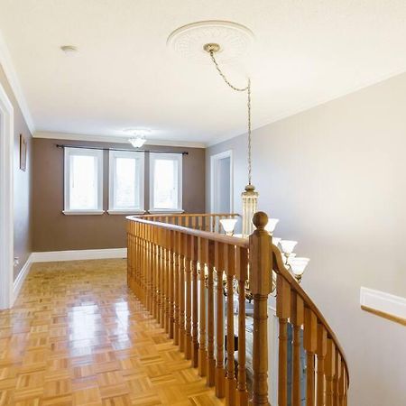 Beautiful Home 4 Bed, 3 Bath, Garage, Backyard! Місісаґа Екстер'єр фото
