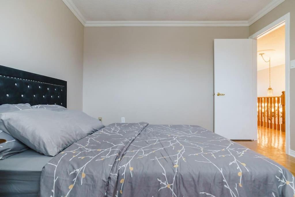Beautiful Home 4 Bed, 3 Bath, Garage, Backyard! Місісаґа Екстер'єр фото