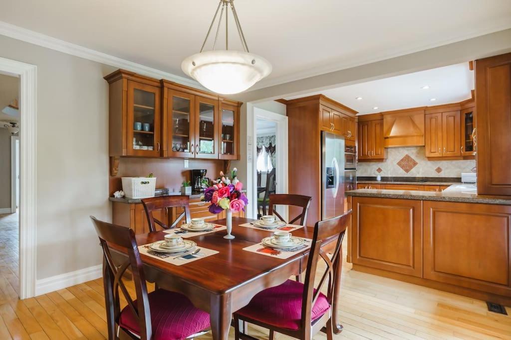 Beautiful Home 4 Bed, 3 Bath, Garage, Backyard! Місісаґа Екстер'єр фото