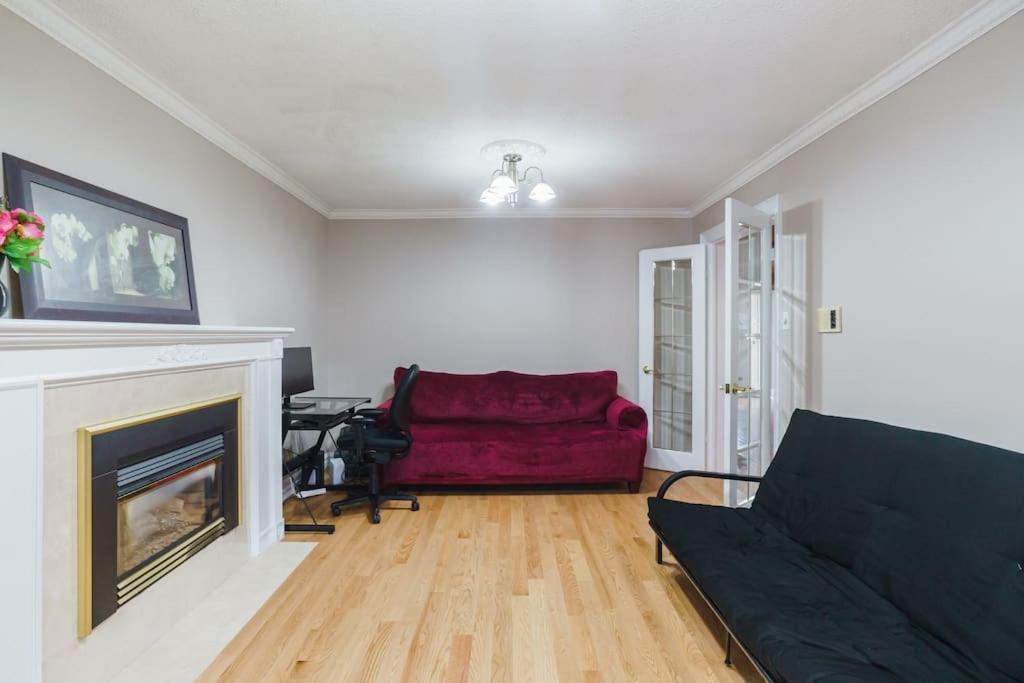 Beautiful Home 4 Bed, 3 Bath, Garage, Backyard! Місісаґа Екстер'єр фото