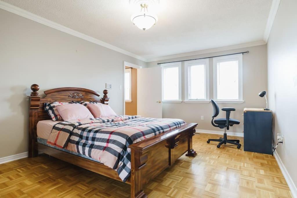 Beautiful Home 4 Bed, 3 Bath, Garage, Backyard! Місісаґа Екстер'єр фото