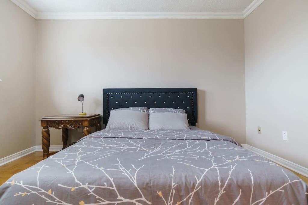 Beautiful Home 4 Bed, 3 Bath, Garage, Backyard! Місісаґа Екстер'єр фото