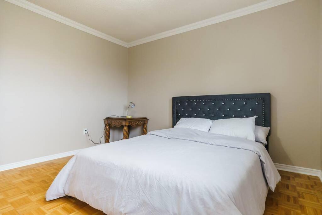 Beautiful Home 4 Bed, 3 Bath, Garage, Backyard! Місісаґа Екстер'єр фото