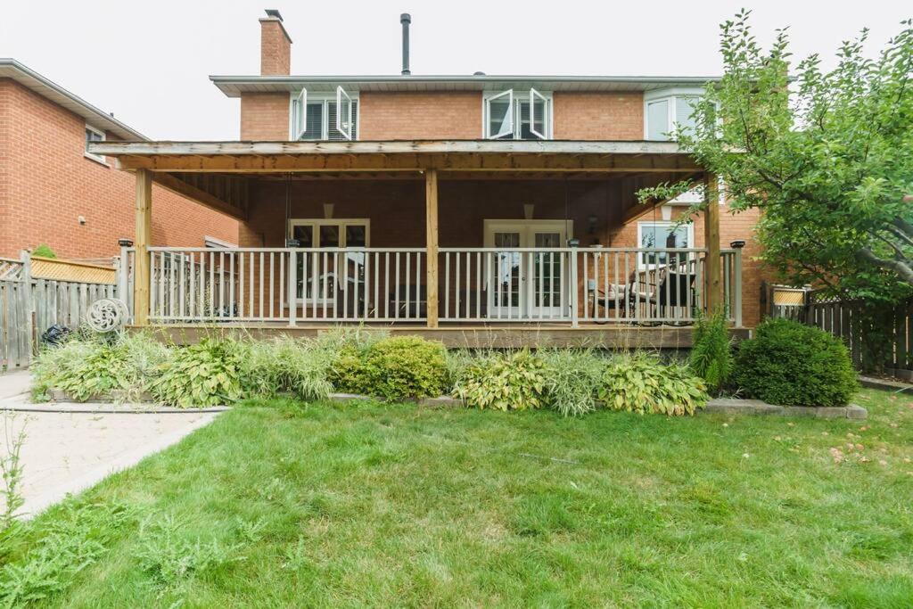 Beautiful Home 4 Bed, 3 Bath, Garage, Backyard! Місісаґа Екстер'єр фото
