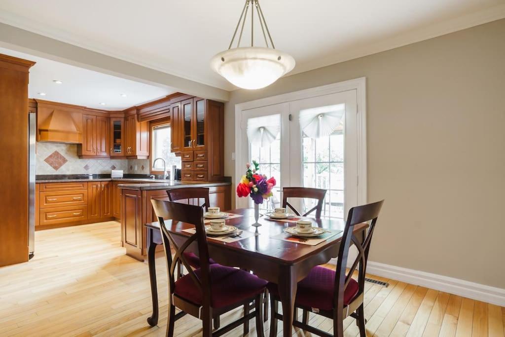 Beautiful Home 4 Bed, 3 Bath, Garage, Backyard! Місісаґа Екстер'єр фото